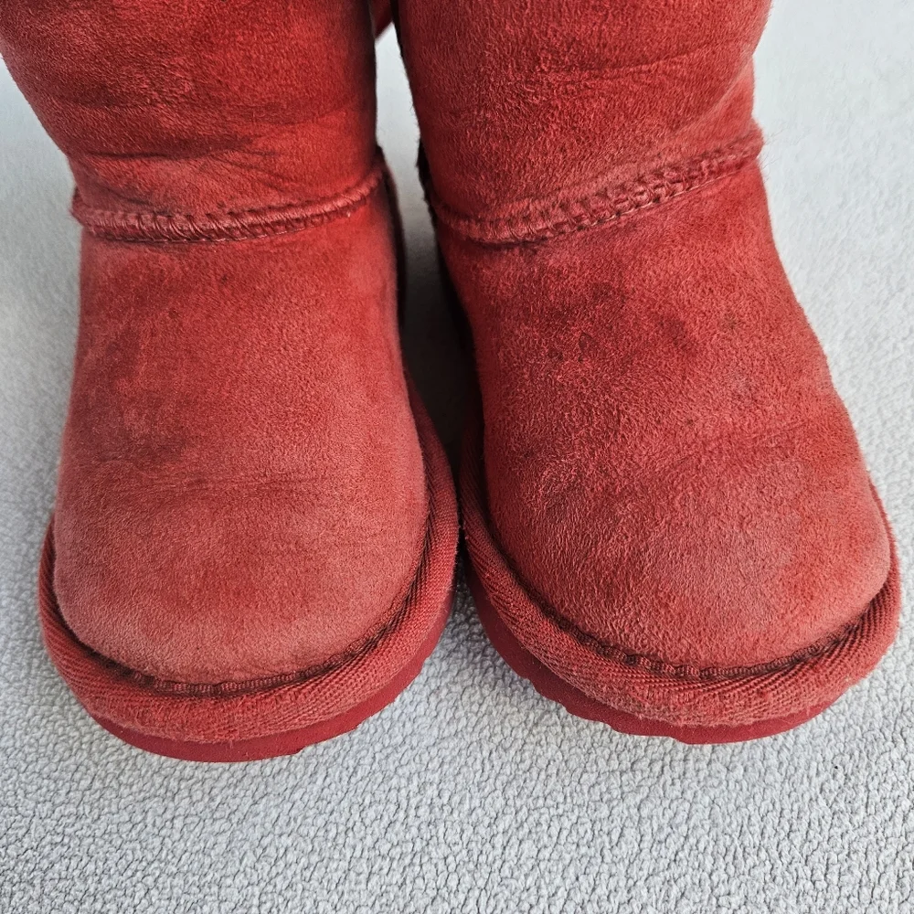 UGG Classic Bailey Bow Red Lined Winter Boots Girl Toddler SZ 9 Pull-On